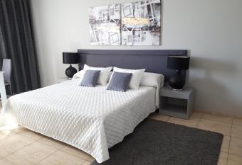 Irene s Apartments allows 18 year olds to book a room