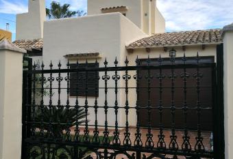 Precioso chalet en la playa de Tavernes de la Valldigna has Balcony rooms