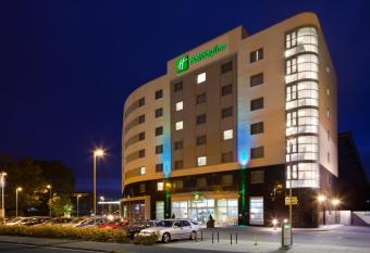 Holiday Inn Norwich City, an IHG Hotel allows 18 year olds to book a room
