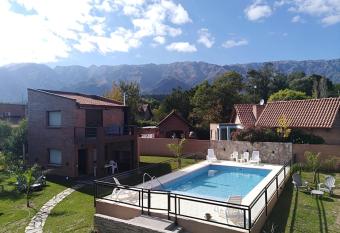 Caba  as Loma Maluc has Balcony rooms