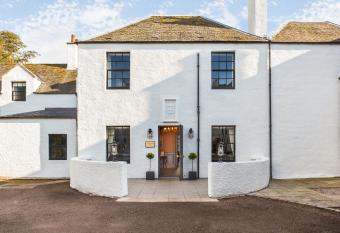 Maryculter House has Balcony rooms
