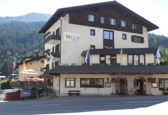 Cresta Hotel has Smoking/Balcony rooms