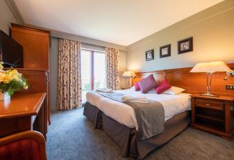 Bryn Meadows Golf, Hotel & Spa allows 18 year olds to book a room
