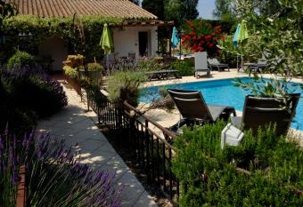 Hostellerie de la Tour has Balcony rooms