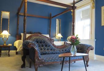 Abbey View House allows 18 year olds to book a room