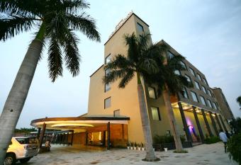 Hotel Kanha   s Palm Springs has Smoking rooms