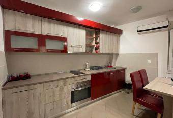 Holiday Wing Apartments has Balcony rooms