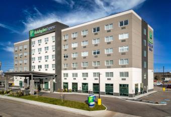 Holiday Inn Express & Suites - Brandon, an IHG Hotel allows 18 year olds to book a room