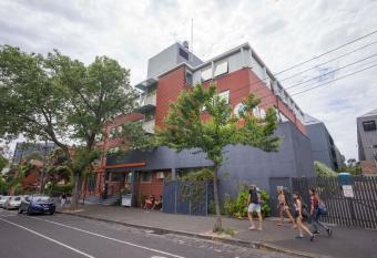 Melbourne Metro YHA allows 18 year olds to book a room