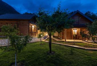 Ethno Lodge AB has Balcony rooms