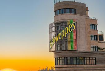 Hostal Charlotte-Gran V  a has Balcony rooms