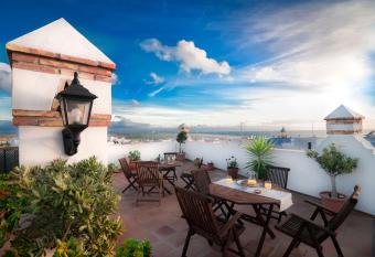 Hotel Restaurante Blanco y Verde has Balcony rooms