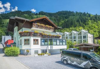 G  stehaus Gratz - inklusive Eintritt in die Alpentherme has Balcony rooms