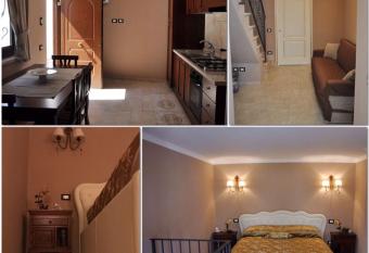 B&B CASA PIGNATELLI has Balcony rooms