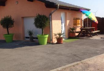 cosy logement    la campagne has Balcony rooms