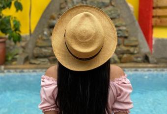 Dreamkapture Hostel close to the airport and bus terminal allows 18 year olds to book a room