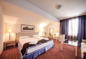 Visconti Militari has Balcony rooms