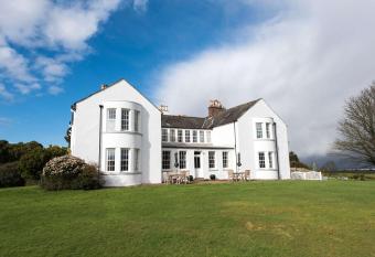 Cavens Country House allows 18 year olds to book a room