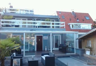 Alex Rooms has Balcony rooms