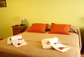 Hotel Risco Plateado Room & Suite has rooms with a private hot tub