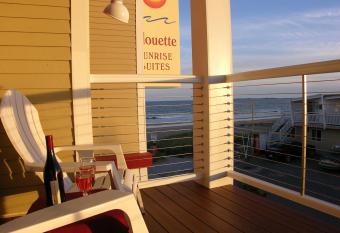 Alouette Sunrise Suites has Balcony rooms