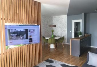 Apartment DOWNTOWN has Balcony rooms