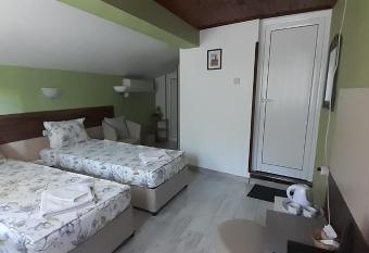 Guesthouse Geto has Balcony rooms