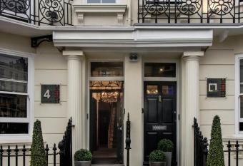 Square Townhouse has Balcony rooms