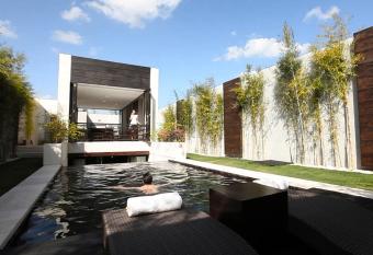 eqUILIBRIA Seminyak - CHSE Certified allows 18 year olds to book a room