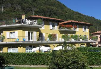 Hotel Del Fiume allows 18 year olds to book a room