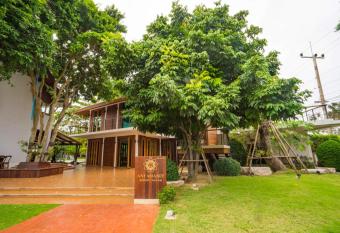 Anyamanee Resort has Balcony rooms