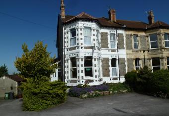 The Elms Guest House Bristol has Balcony rooms