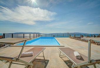 Sea view has Balcony rooms