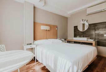 Hotel Isasa allows 18 year olds to book a room