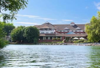 Crowne Plaza Reading allows 18 year olds to book a room