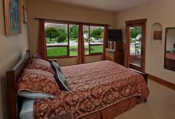 Casa Grande Inn & Suites has Balcony rooms