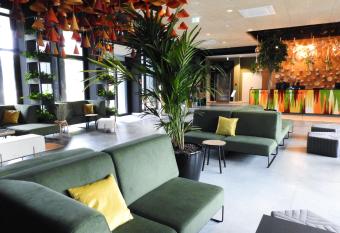 Arche Hotel Poloneza allows 18 year olds to book a room