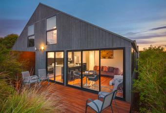 Southern Ocean Villas allows 18 year olds to book a room