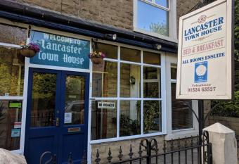 Lancaster Townhouse allows 18 year olds to book a room