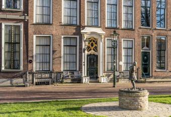 Job Baster Gastenverblijf allows 18 year olds to book a room