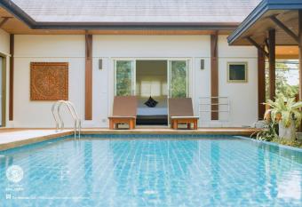 One Bedroom Oriental Villa Nai Harn allows 18 year olds to book a room