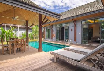 Three Bedroom Onyx Villa Nai Harn allows 18 year olds to book a room