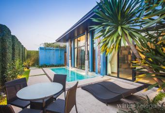 One Bedroom Wings Pool Villa allows 18 year olds to book a room