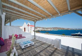 Mykonos Azure has Balcony rooms