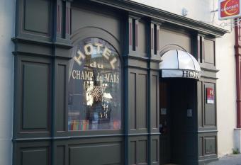 Contact H  tel du Champ de Mars de Saint-Brieuc allows 18 year olds to book a room