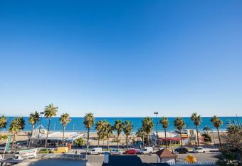 Beatriz Charming Hostal has Balcony rooms