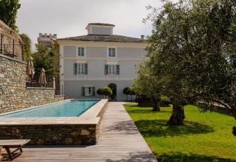 Aethos Corsica allows 18 year olds to book a room