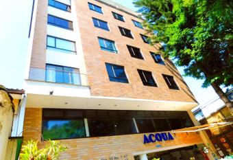 Hotel Acqua Medell  n allows 18 year olds to book a room