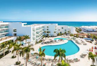 Hotel Lava Beach has Balcony rooms