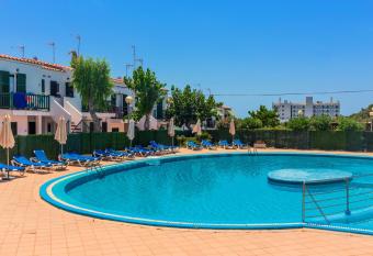 Lurdes has Balcony rooms